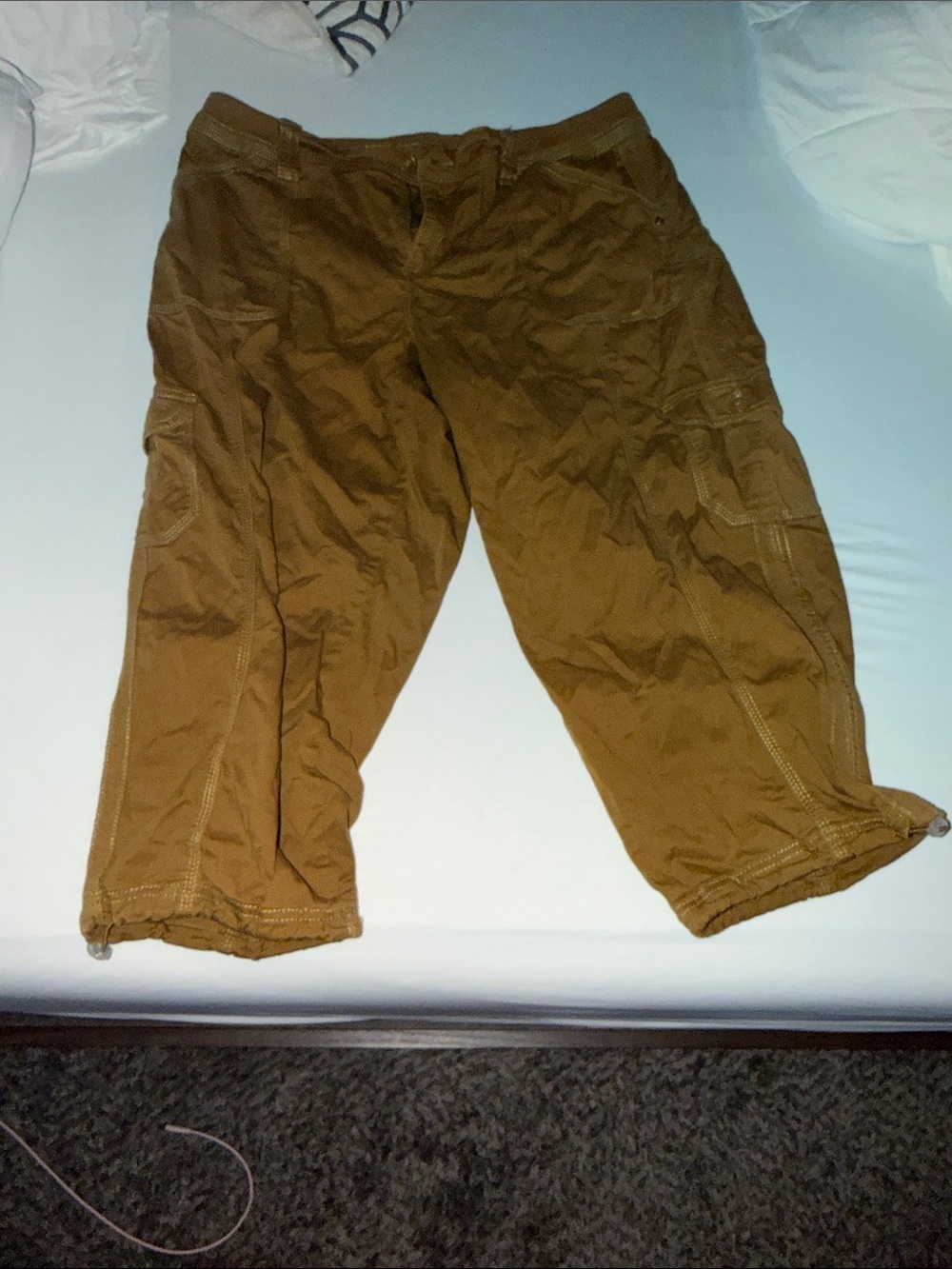 Women’s Cargo Capri Pants - Brown